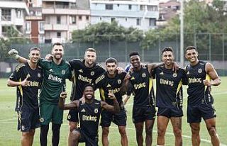 Fenerbahçe, Feyenoord maçı hazırlıklarına devam...