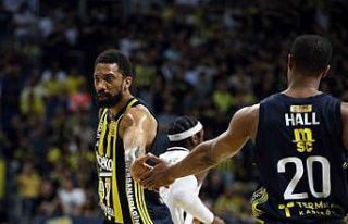 Fenerbahçe, Khem Birch’ün sözleşmesini 1 yıl...