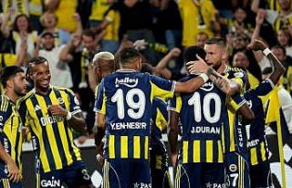 Fenerbahçe, ligdeki ilk galibiyetini aldı