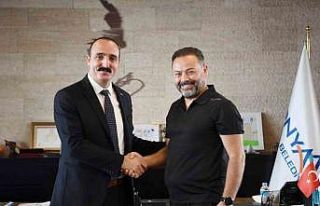 Fesli Efe’nin hikayelerinden Konyaaltı’na iki...