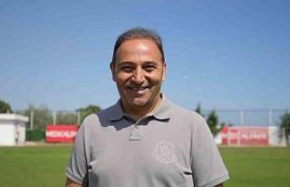 Fuat Çapa: "UEFA listesine 2 yabancı oyuncu...