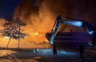 Gaziantep’te geri dönüşüm fabrikasındaki yangın...