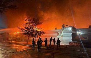 Gaziantep’te geri dönüşüm fabrikasındaki yangın...