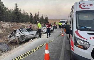 Gaziantep’te iki otomobil çarpıştı: 3 ölü,...