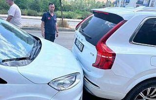 Gevaş’ta zincirleme kaza: 1 yaralı