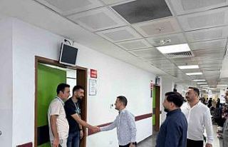 Hak-İş Diyarbakır İl Başkanı Aküzüm, üyeleriyle...