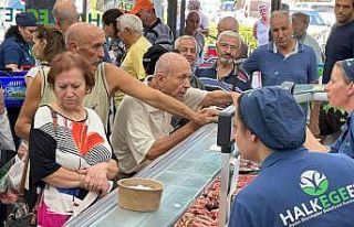 Halk Ege Et’te ’30 Ağustos İndirimi’ yoğun...
