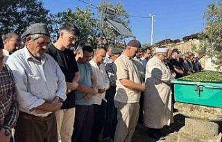 Hasar gören camiden malzemelerin üzerine düşmesi...