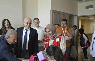 Hasta çocuklara kırtasiye desteği