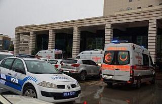 Hastaneye doğuma gelen kadın, önce polis zoruyla...