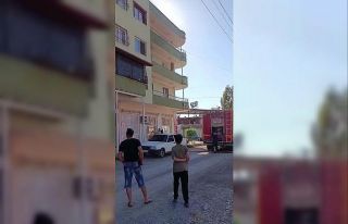 Hatay’da 4 katlı binada yangın