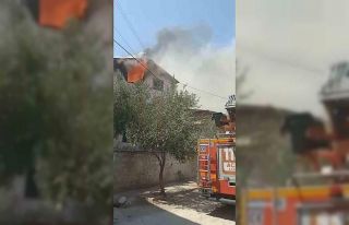Hatay’da ev yangını: Anne kurtarılırken, 3 yaşındaki...