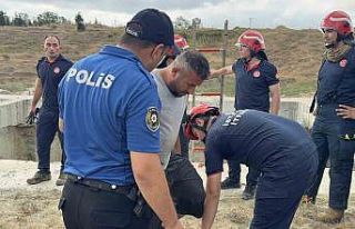 Hırsızlık için indiği kuyuda mahsur kalınca...