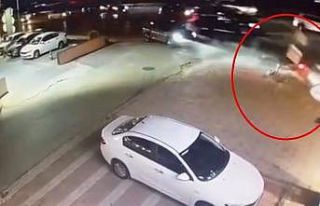 Hızla ilerleyen motosikletli böyle kaza yaptı