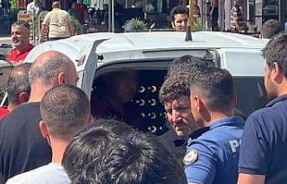 Husumetlisini öldürdü, bankada yakalandı