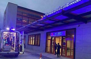 İnek sağarken elektrik akımına kapılan 3 kişi...