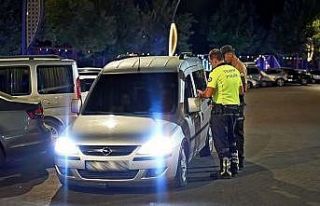 Isparta’da 358 şahıs sorgulandı, 11 araca idari...