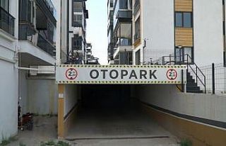 Isparta’da sitenin otoparkındaki araçlara zarar...