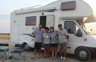 İtalyan aile Meke Gölü’ne hayran kaldı