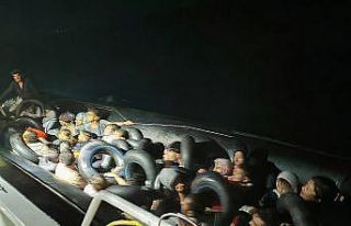 İzmir’de 43 kaçak göçmen yakalandı, sürüklenen...