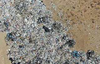 İzmir’de çöpten sıradağları