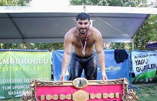 İzmir’in yağlı güreş şöleninde başpehlivan...