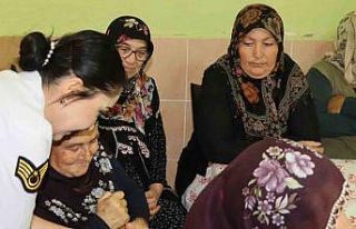 Jandarma ekipleri kadınlara KADES’i tanıttı