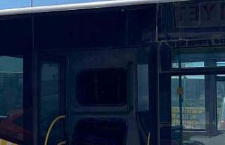 Kadıköy’de İETT otobüsünün motor kısmında...