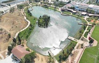 Kalp şeklindeki gölden 20 bin ton çamur çıkarıldı