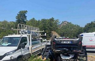 Kamyonetle otomobil çarpıştı: 4 yaralı