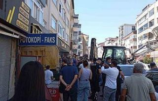 Kamyonun frenleri patladı, dükkana daldı