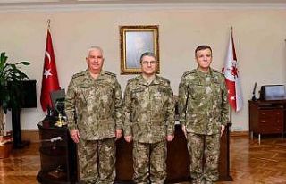Kara Kuvvetleri Komutanı Orgeneral Bayraktaroğlu...