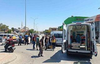 Karaman’da minibüs ile motosiklet çarpıştı:...