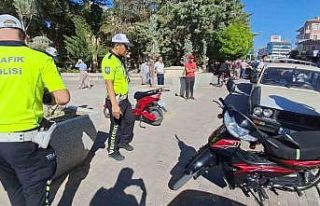 Karaman’da motosikletler çarpıştı: 2 yaralı