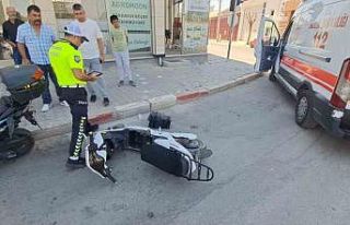 Karaman’da otomobille elektrikli bisiklet çarpıştı:...