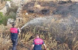Kars’ta anız yangını kısa sürede söndürüldü