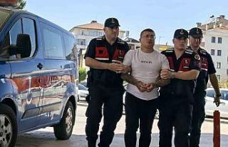 Kavgayı ayırmaya çalışan özel güvenlik görevlisini...