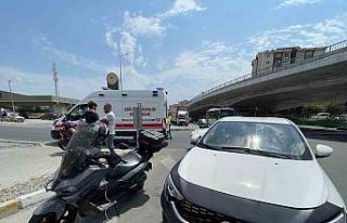 Kavşakta kaza: Motosiklet sürücüsü yaralandı