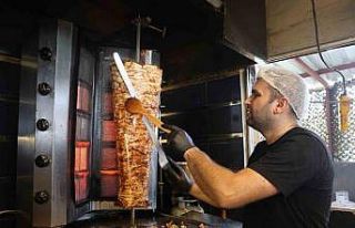 Kavurucu sıcakta 2 bin TL yevmiyeye döner ustasının...