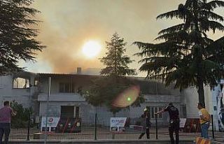 Kayseri’de hırdavat dükkanındaki yangın fabrikaya...