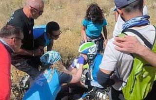 Kayseri’de yamaç paraşütçüsü havalanmaya çalışırken...