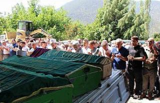 Kazada ölen anne, böbreğini verdiği oğlu ve kızı...