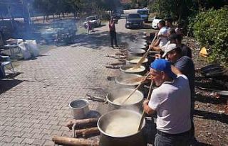 Kazanlar imece usulü keşkek ve aşure şöleni için...