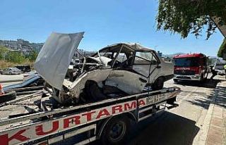 Kazaya karışan Tofaş otomobil hurdaya döndü:...