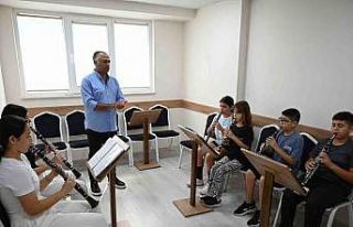 Kemer’de ücretsiz yaz kursları ilgi görüyor