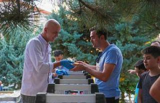 Kibar Feyzo filmi Keçiören’de açık hava sinemasında...