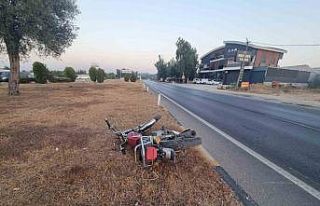 Kırmızı ışık ihlali yapan tur aracı motosiklete...