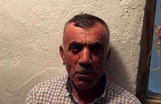 Komşuları evinde ölü buldu