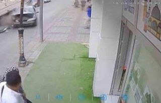 Kontrolünü kaybeden sürücünün caddeyi birbirine...