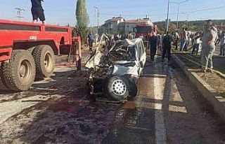 Konya’da otomobil tırla çarpıştı: 3 ölü